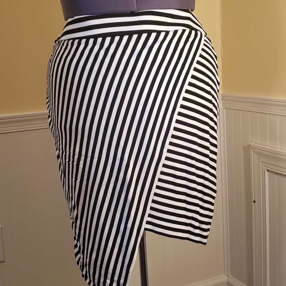 Asymmetrical bodycon skirt 22W/24W